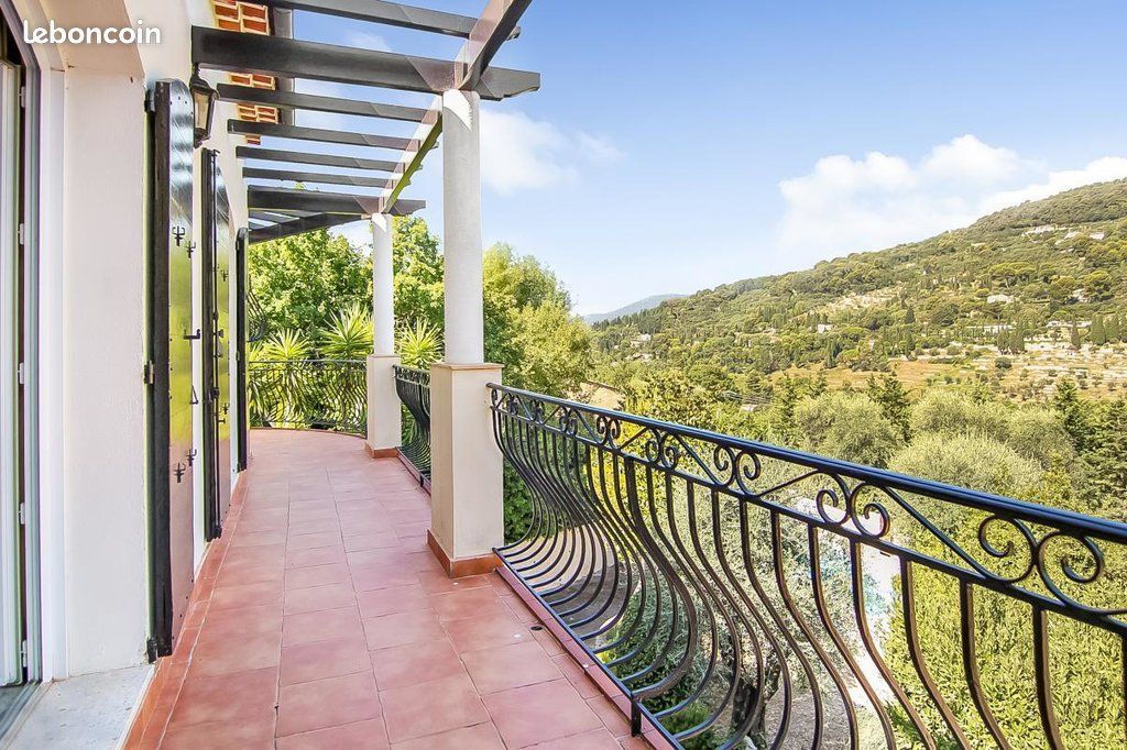 Maison 7 pièces 260 m² · à Grasse · 260 m² · 1 200 000 €