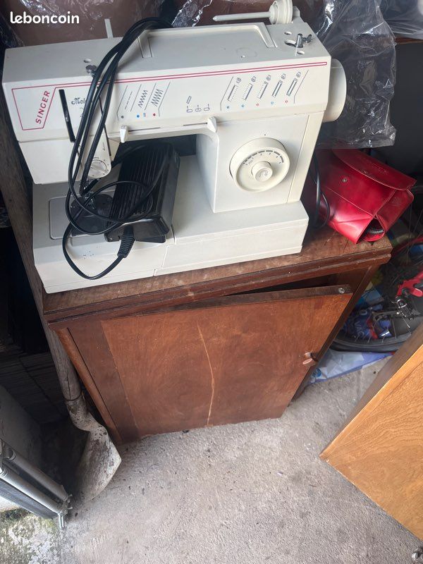 Machine à coudre (image 1)
