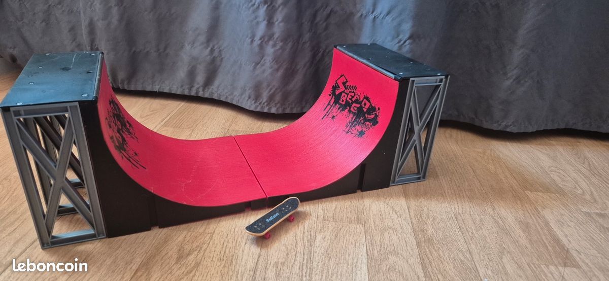 Mini Rampe De Skatepark Pour Finger Skate – Accessoire Noir 14x13,8x11,5 Cm, Idéal Pour Entraîner Sa Dextérité