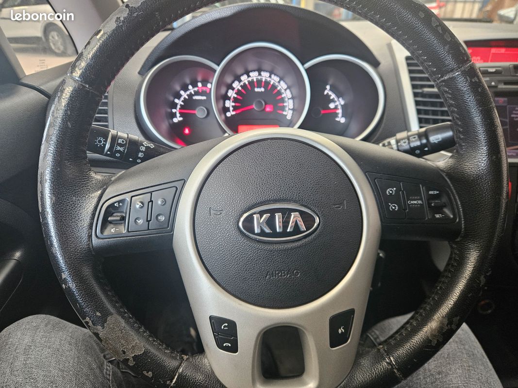 Kia venga 1.4 crdi 90 ch active (image 7)