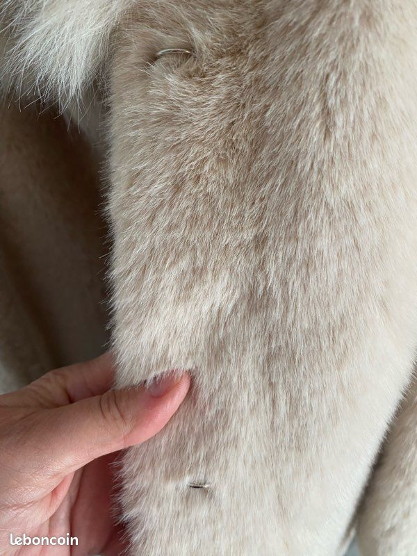 Manteau style fourrure neuf (image 10)