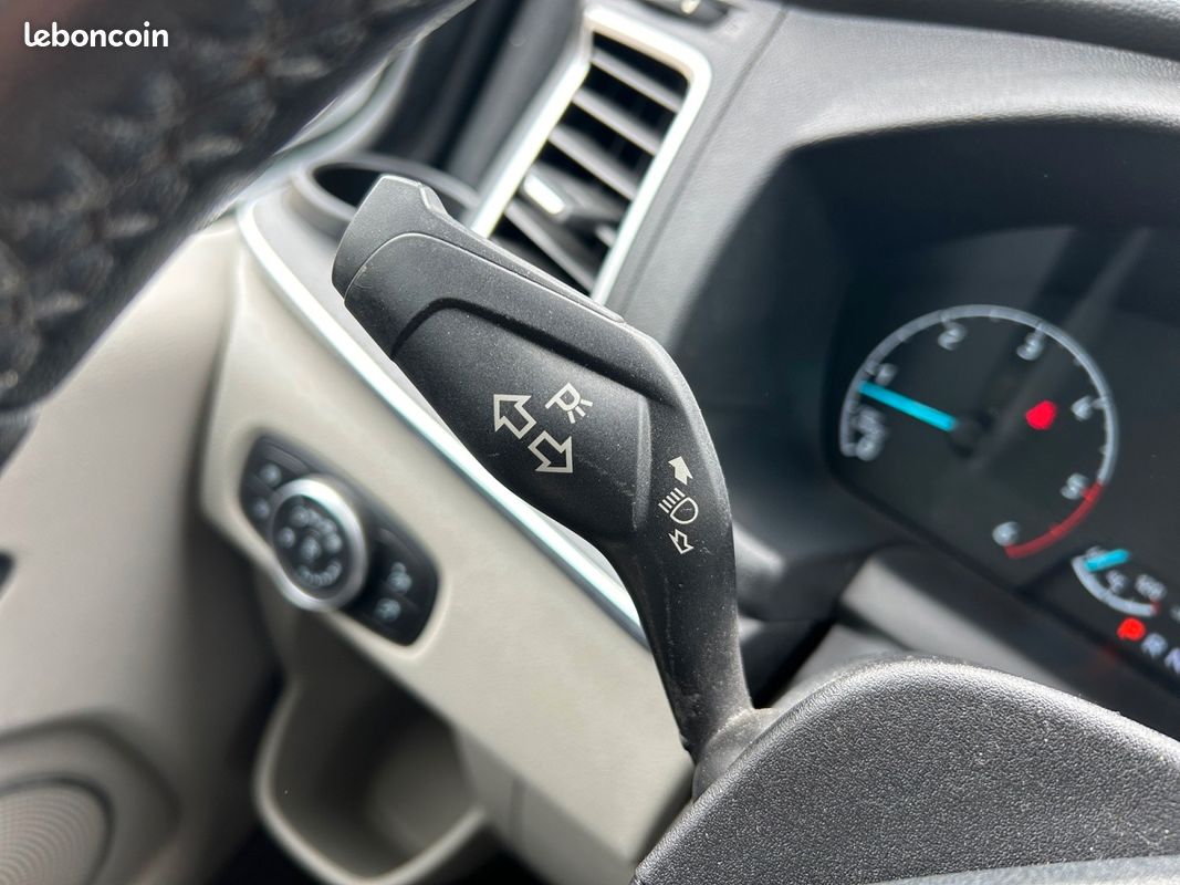 Ford tourneo custom combi 290 2.0 tdci 170 l1h1 bva start-stop - 8 places (image 19)