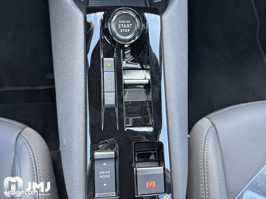 ALFA ROMEO Junior 1.2 Ibrida 145 ch e-DCT6 Q4 Premium (image 17)