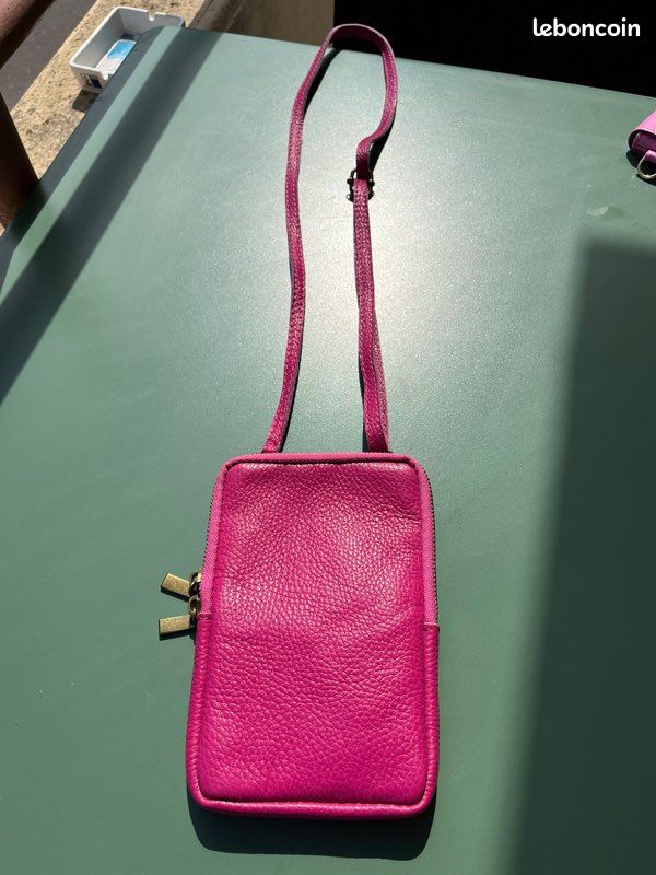 Sac pochette bandoulière rose fushia (image 2)