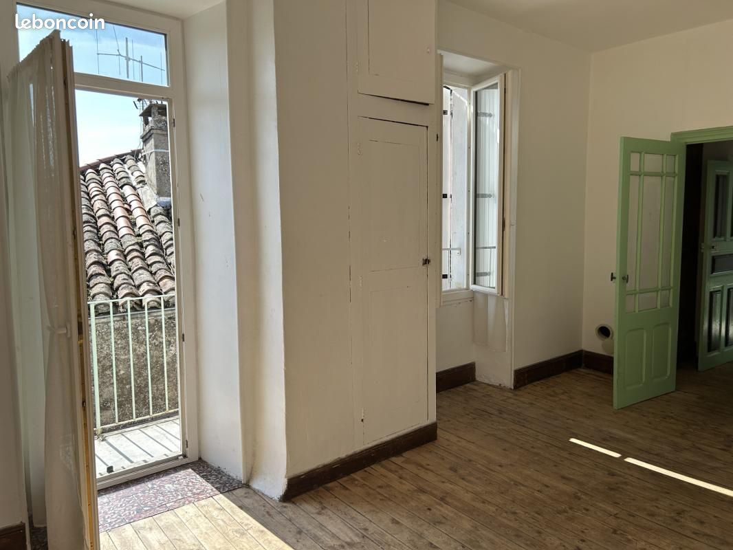 Appartement 4 pièces 104 m² · à Vallon-Pont-d'Arc · 104 m² · 650 €/mois