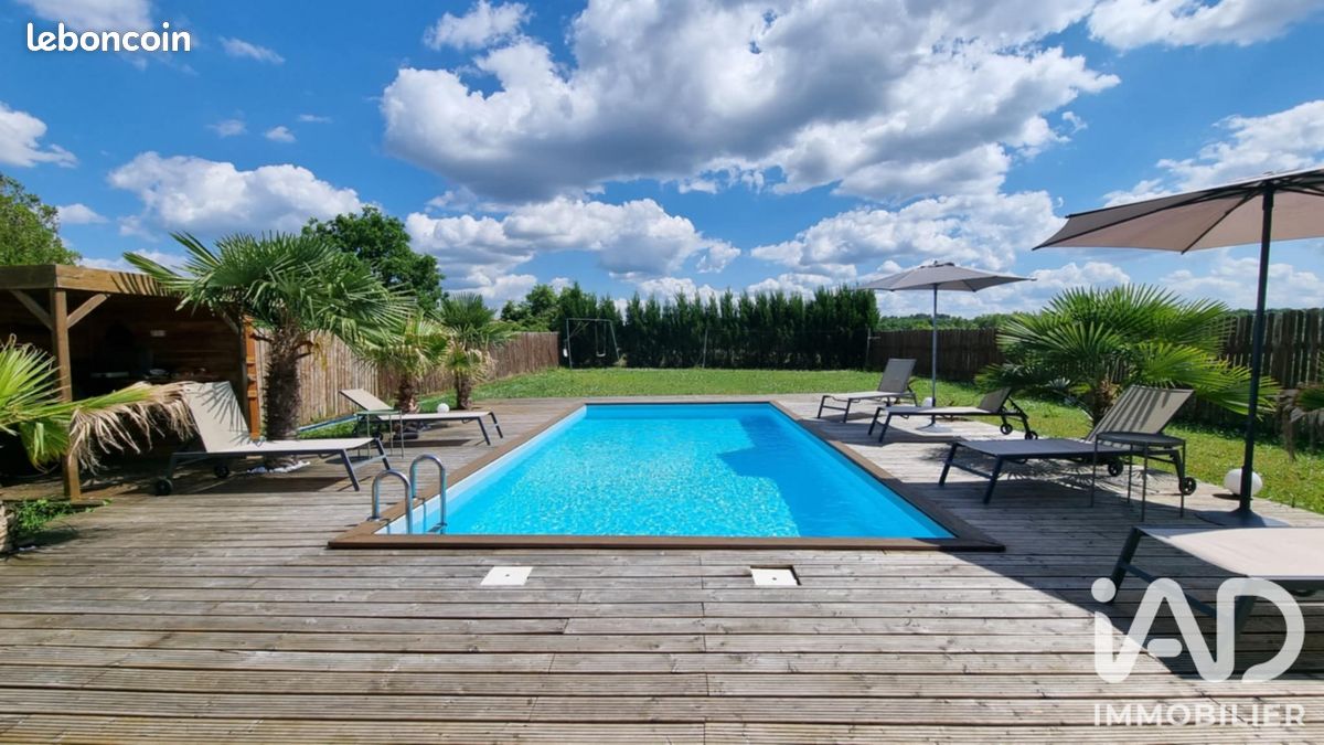 Maison 6 pièces 123 m² · à Bazac · 123 m² · 224 000 €