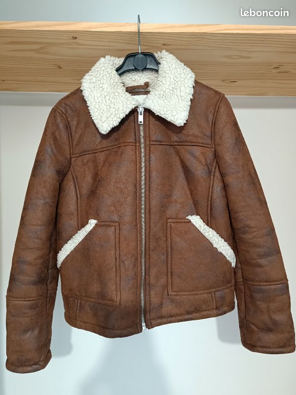Veste MANGO taille M, imitation peau de mouton Vêtements