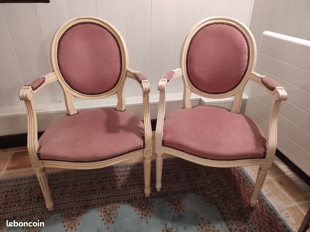 Lot de chaises rose pâle (image 1)