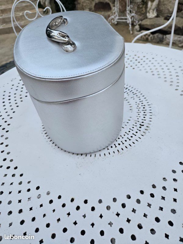Sac à Main Vintage Thierry Mugler En Vinyle Argenté - Fourre-tout Avec Miroir Et Cadenas, Dimensions 37x31x16 Cm