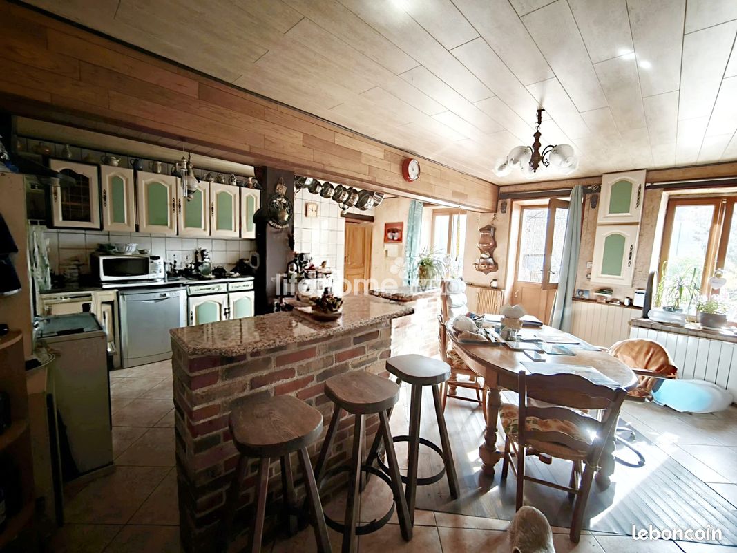 Maison 5 pièces 285 m² (image 2)