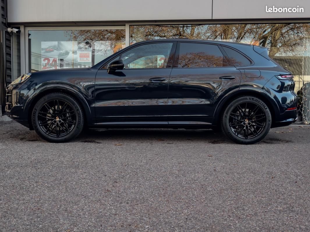 Porsche Cayenne E-Hybrid 3.0 V6 470 ch Black Edition (image 2)