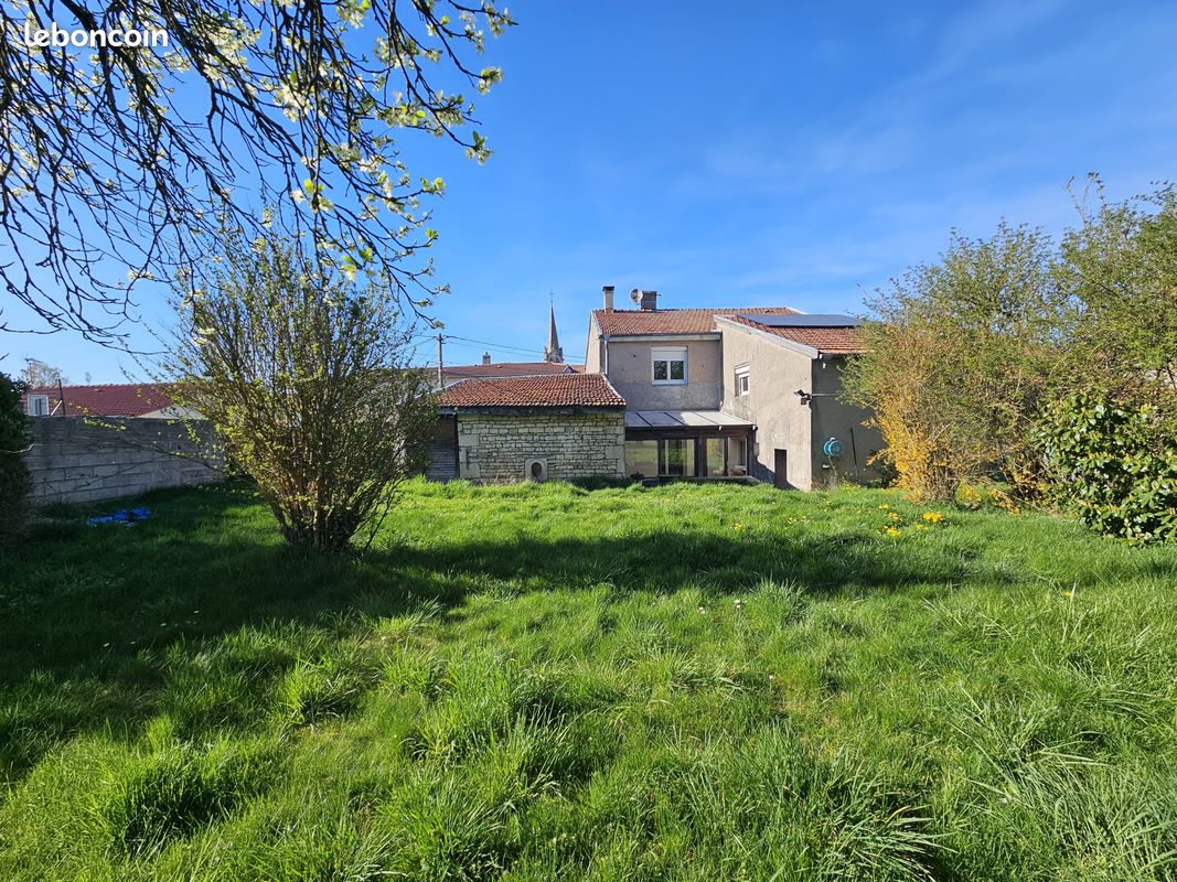 Maison 7 pièces 186 m² · à Uruffe · 186 m² · 141 000 €