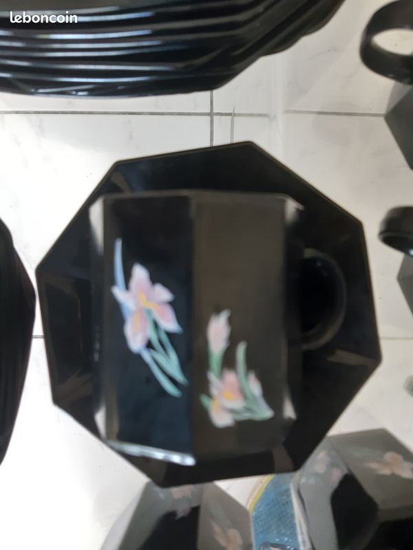 Petit service noir a fleur (image 3)