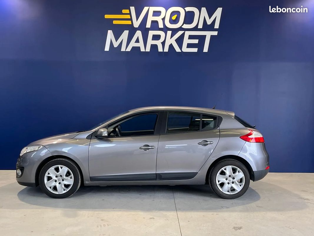 RENAULT Megane 1.2 115ch Limited - 2012 - 48 500 km - Faible kilométrage (image 3)