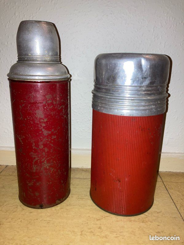 Ensemble vintage lot de 2 Thermos des années 70 , avec étui 38