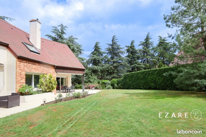 Propriété 8 pièces 215 m² — 4