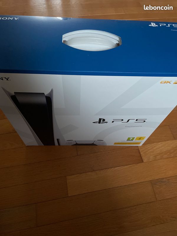 Ps5 playsation 5 standard avec facture garantis jamais déballé (image 2)