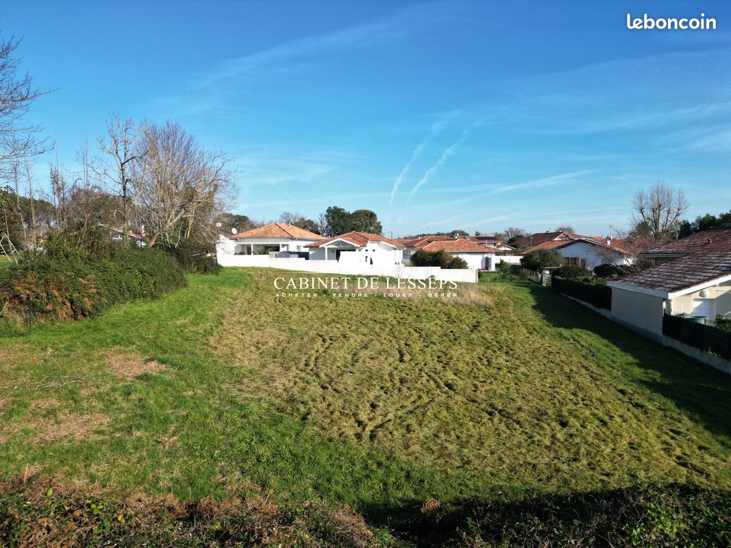 Terrain 592 m² · à Boucau · 592 m² · 242 720 €
