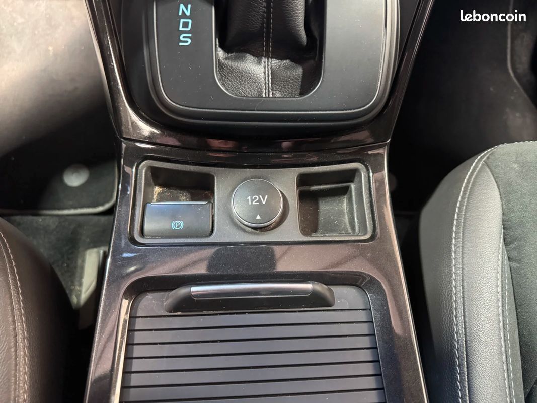 FORD KUGA 2.0 TDCi 180cv 4x4 Powershift ST-Line / CarPlay / Hayon Électrique / Caméra de Recul (image 33)
