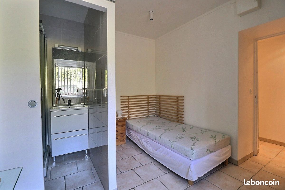 Appartement 4 pièces 50 m² · à Gif-sur-Yvette · 50 m² · 450 €