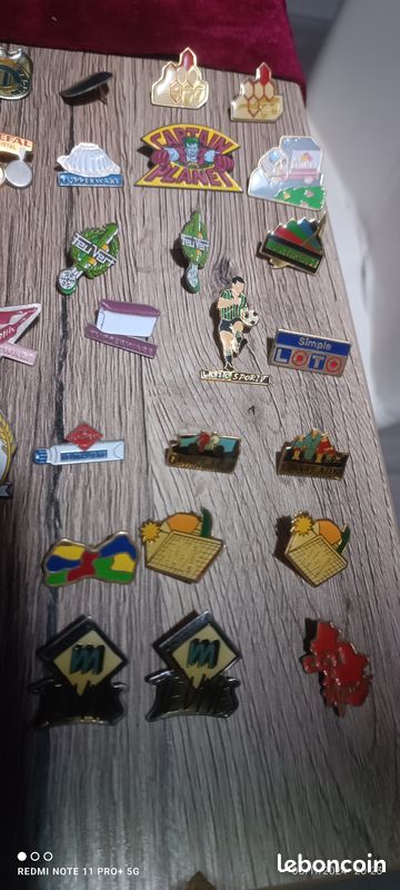 Pin's publicitaire vintage rare - Collection rétro épinglette