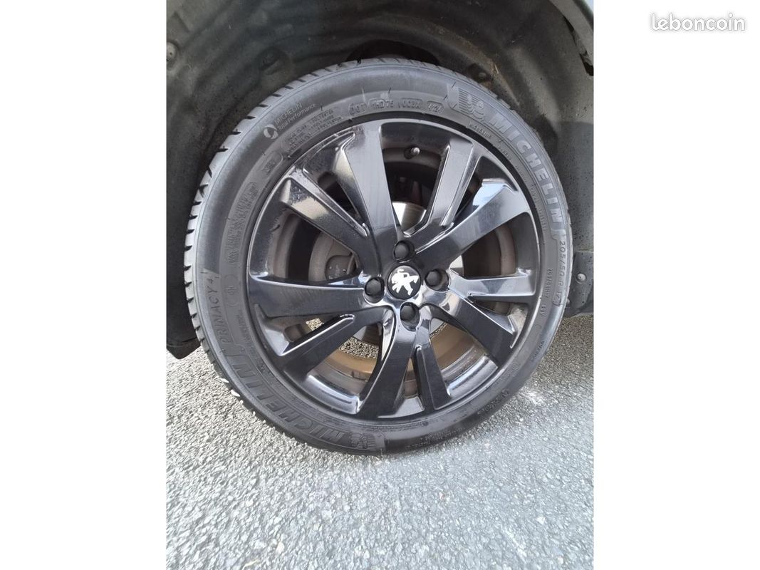 PEUGEOT 2008 1.2i PureTech 12V S&S - 110 GT Line PHASE 2 (image 25)