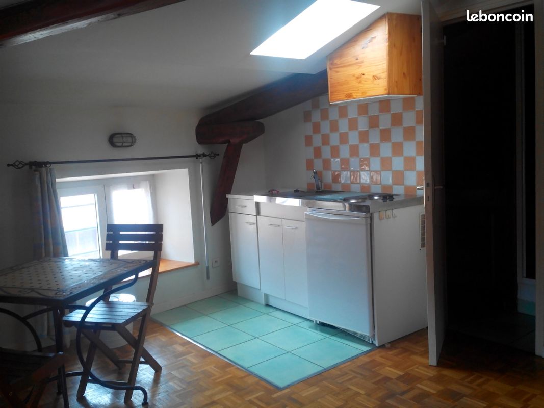 Appartement 1 pièce 20 m² · à Issoire · 20 m² · 300 €