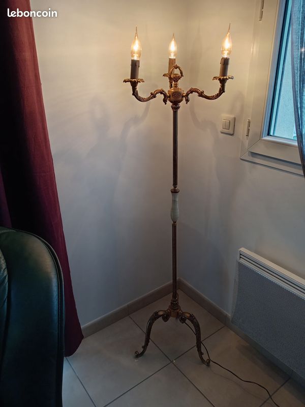 Lampadaire en bronze (image 1)