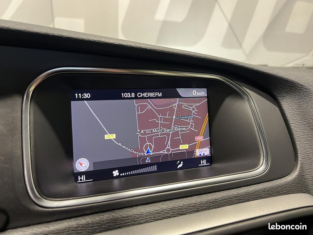 VOLVO V40 D2 120 Geartronic 6 Momentum (image 13)