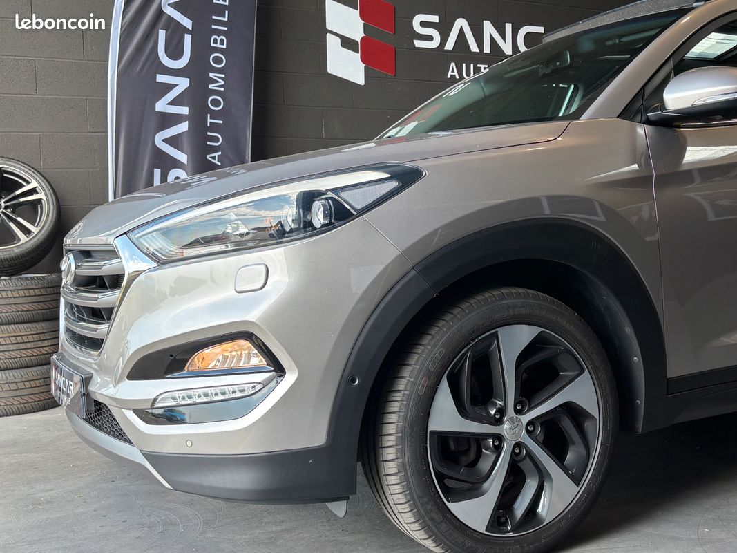Hyundai Tucson 1.7 crdi 141 Executive / Toit ouvrant / Caméra de recul / Sièges chauffants-ventilés électriques / Volant chauffant / Hayon électrique (image 14)