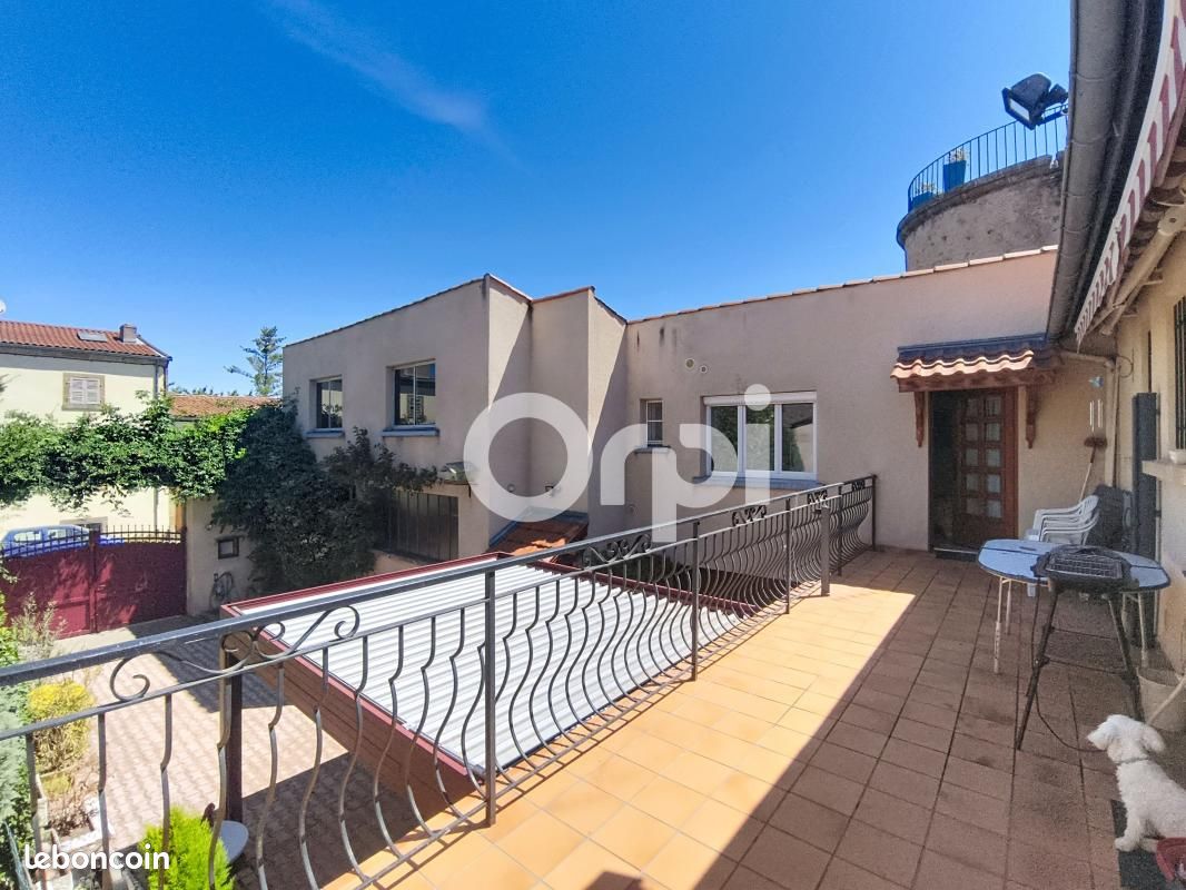 Maison 6 pièces 160 m² · à Vic-le-Comte · 160 m² · 260 000 €
