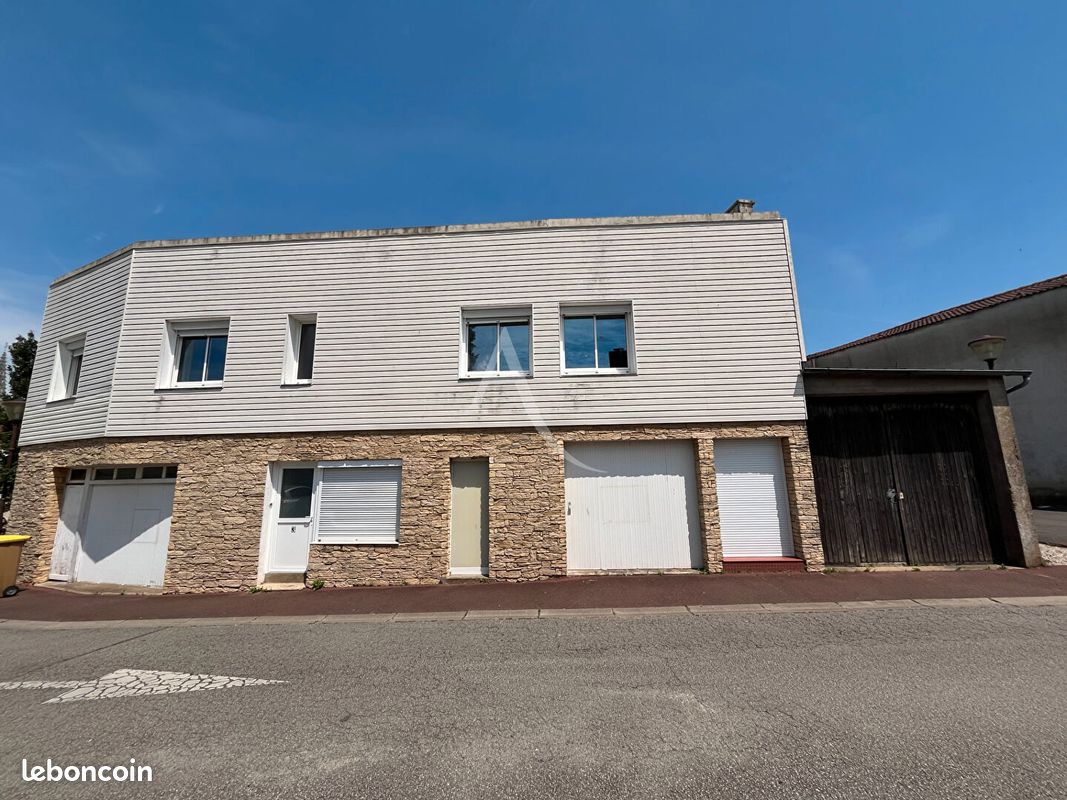 Immeuble 7 pièces 126 m² · à Les Achards · 126 m² · 236 000 €