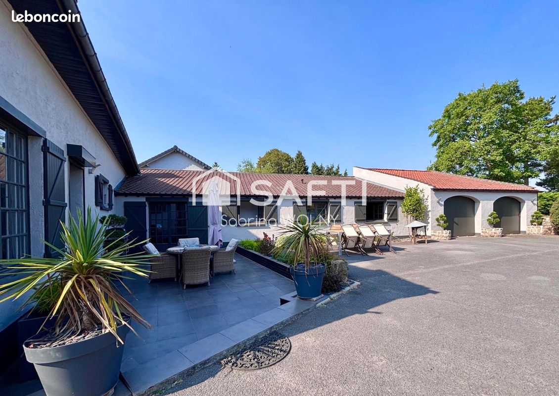 Propriété 6 pièces 230 m² (image 2)