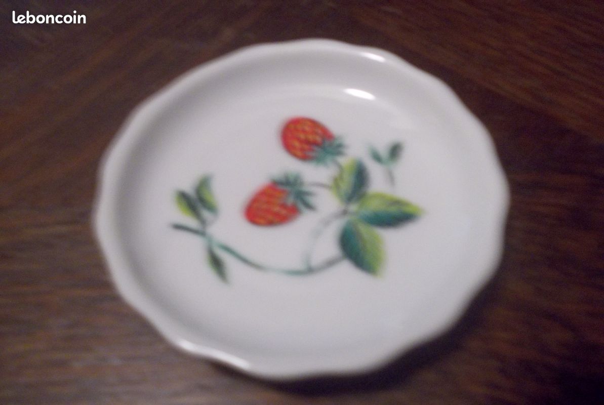 Soucoupe dessein fraise yves rocher (image 1)