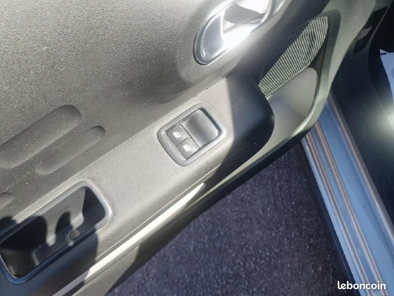 Citroen C3 1.2 PureTech 83ch S&S YOU (image 12)