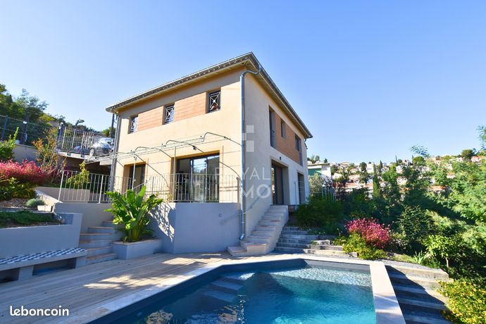 Villa 4 pièces 135 m²