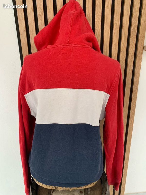 Pull bleu, blanc, rouge de marque Levis, taille M (image 2)