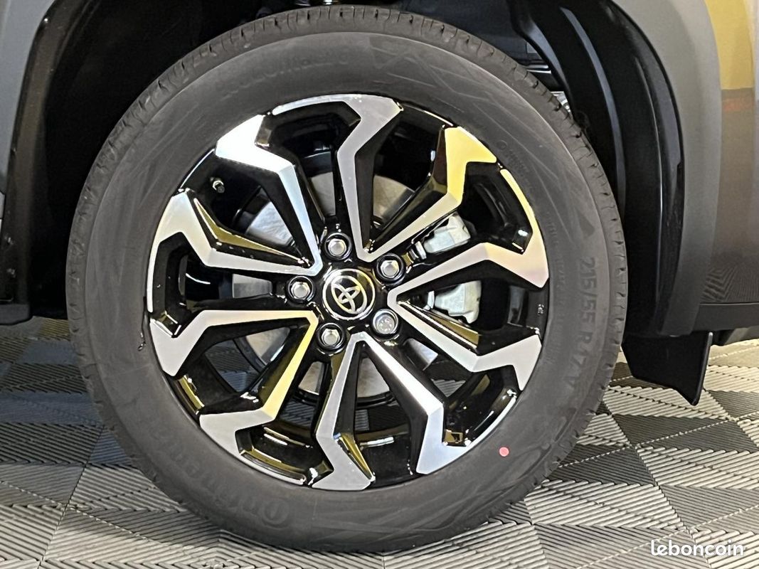 TOYOTA YARIS CROSS Hybrid 130h - BV CVT AWD-i 4X4 Design pack cargo (image 5)