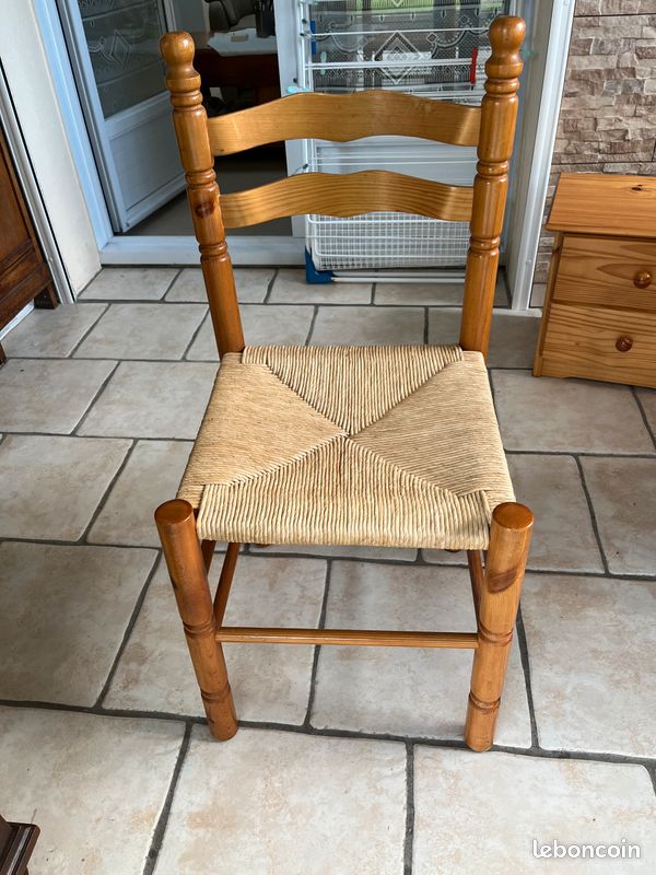 Chaise bois et paille (image 1)