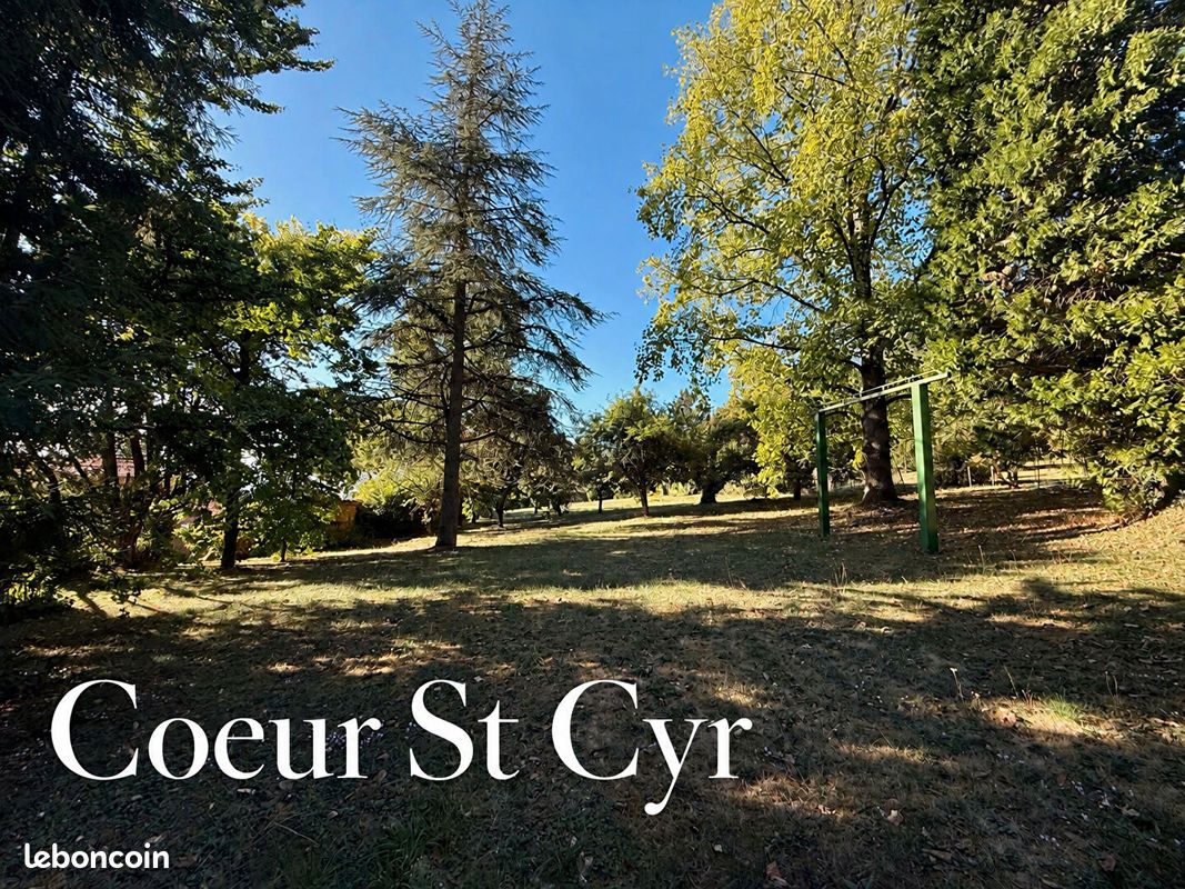 Terrain 1000 m² · à Saint-Cyr-au-Mont-d'Or · 1 000 m² · 698 000 €