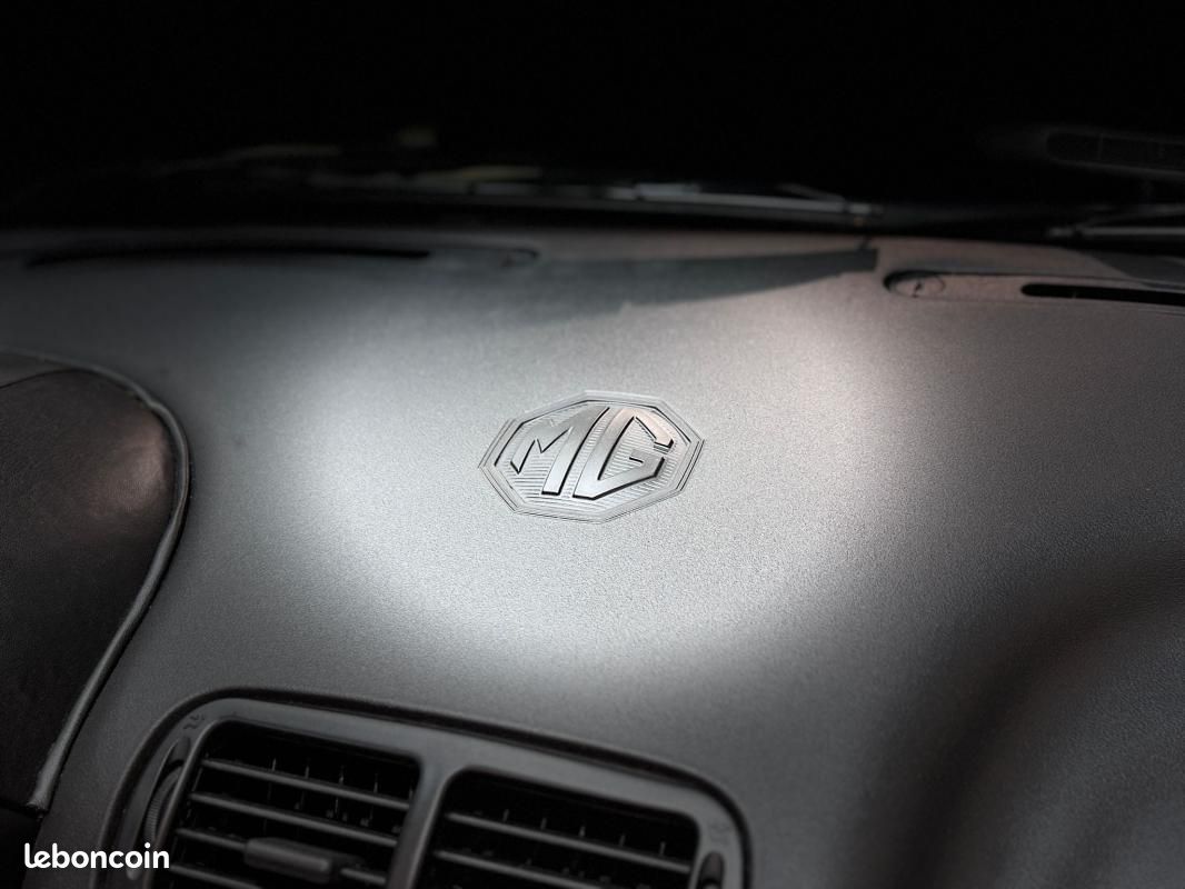MGF 1.8 i VVC 160ch Trophy 1430 exemplaires Hardtop, Jantes alu, Etriers rouge (image 18)