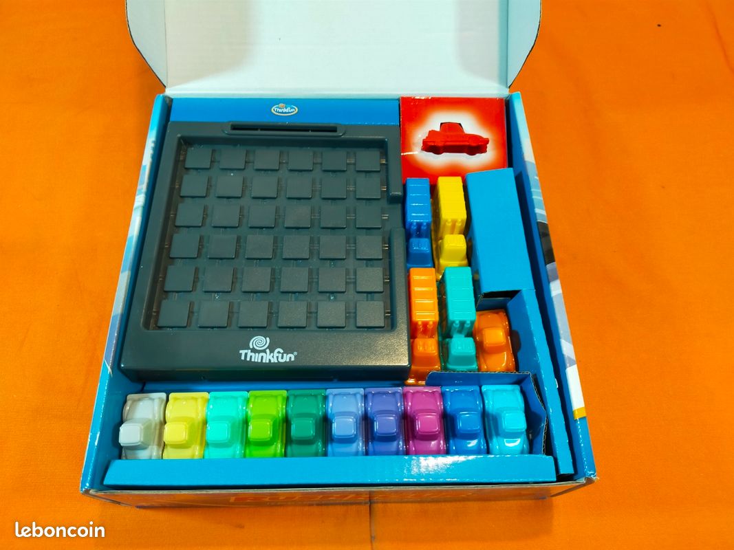 ThinkFun Rush Hour – Jeu De Logique Embouteillage – 40 Défis Progressifs – Dès 8 Ans