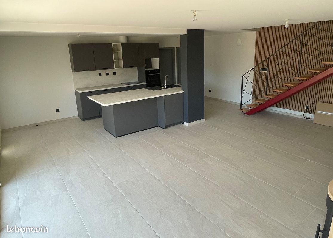 Maison 5 pièces 133 m² · à Voiron · 133 m² · 1 890 €/mois
