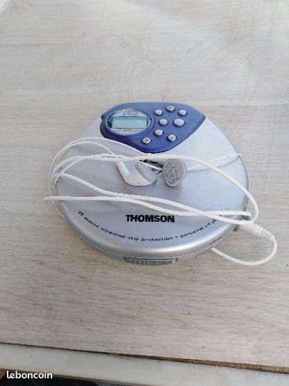 Vend baladeur cd thomson gris bleue (image 1)