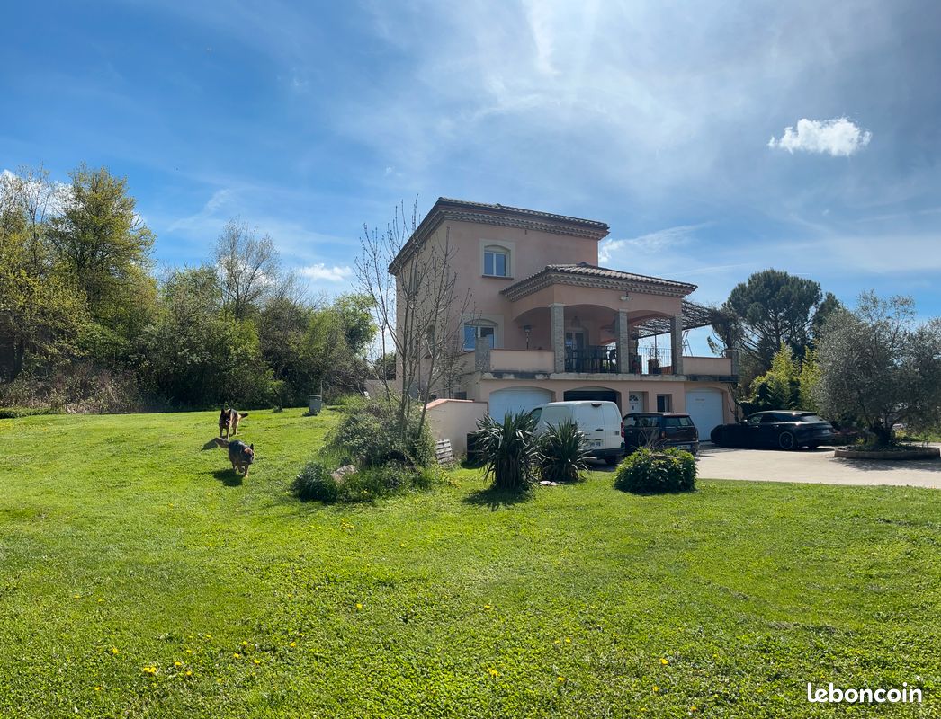 Maison 6 pièces 161 m² · à Saint-Étienne · 161 m² · 629 000 €