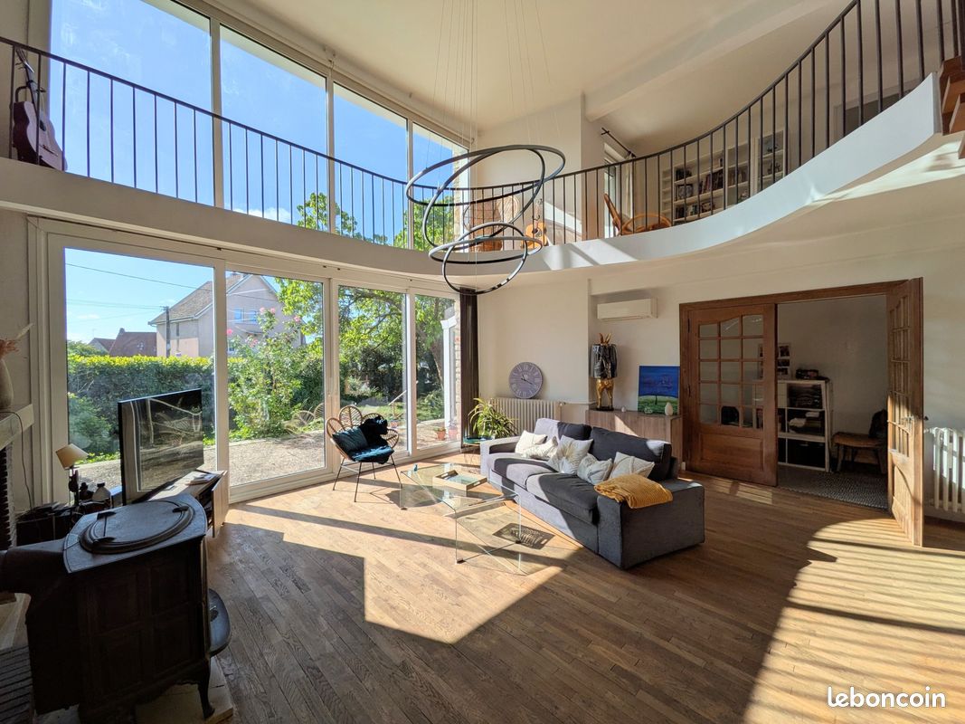 Maison 8 pièces 168 m² · à Genlis · 168 m² · 375 000 €