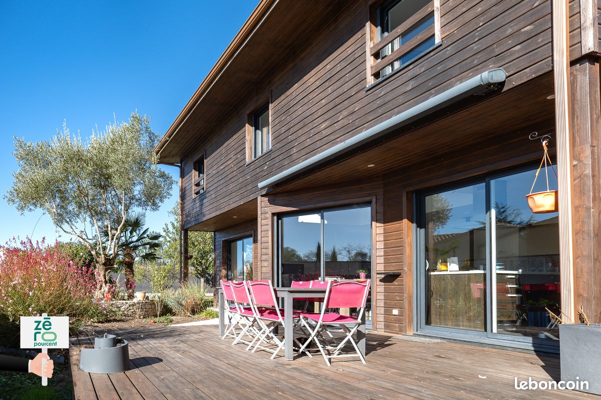 Maison 5 pièces 134 m² · aux Pineaux · 134 m² · 299 900 €