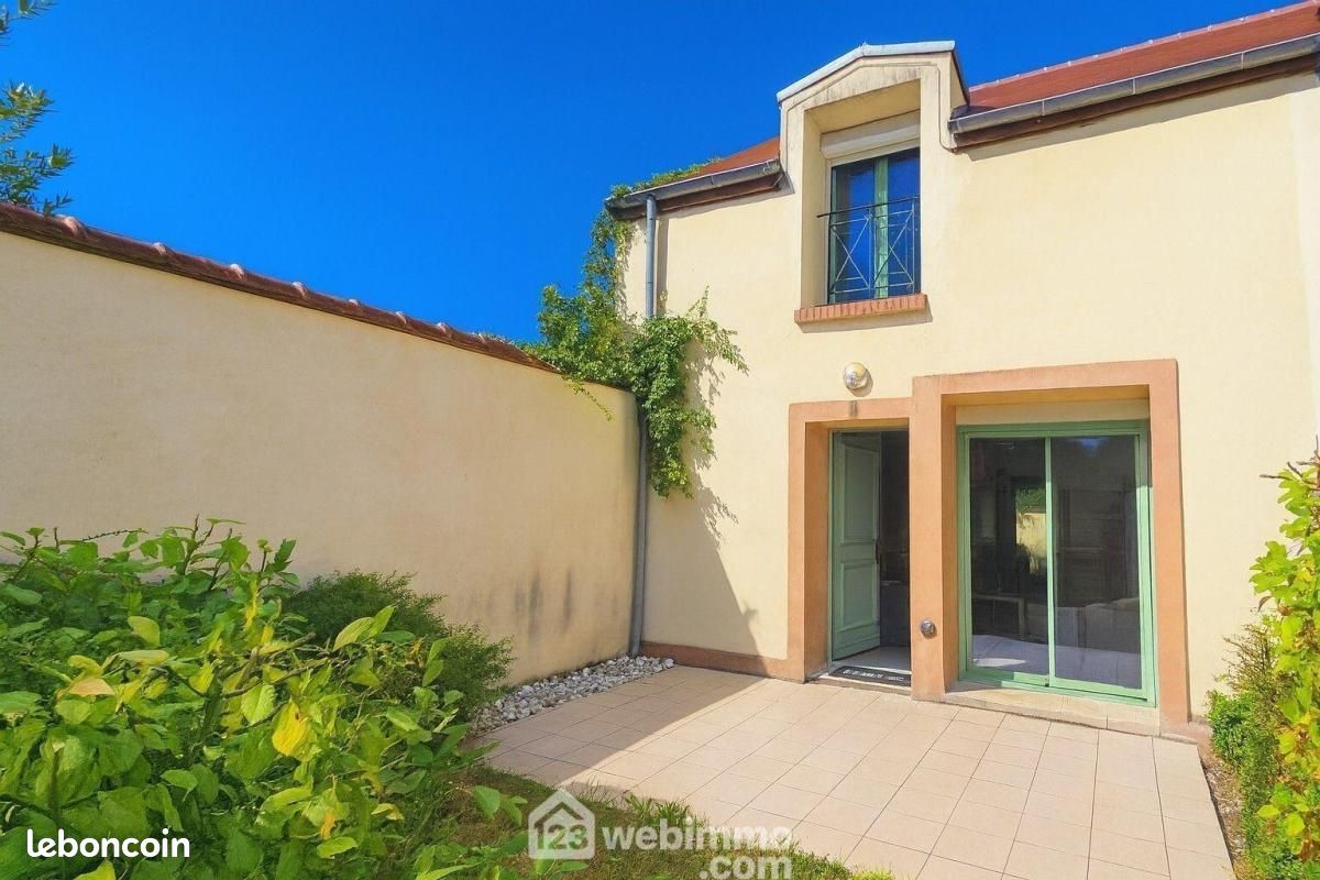 Maison 3 pièces 67 m² · à Fontainebleau · 67 m² · 229 600 €