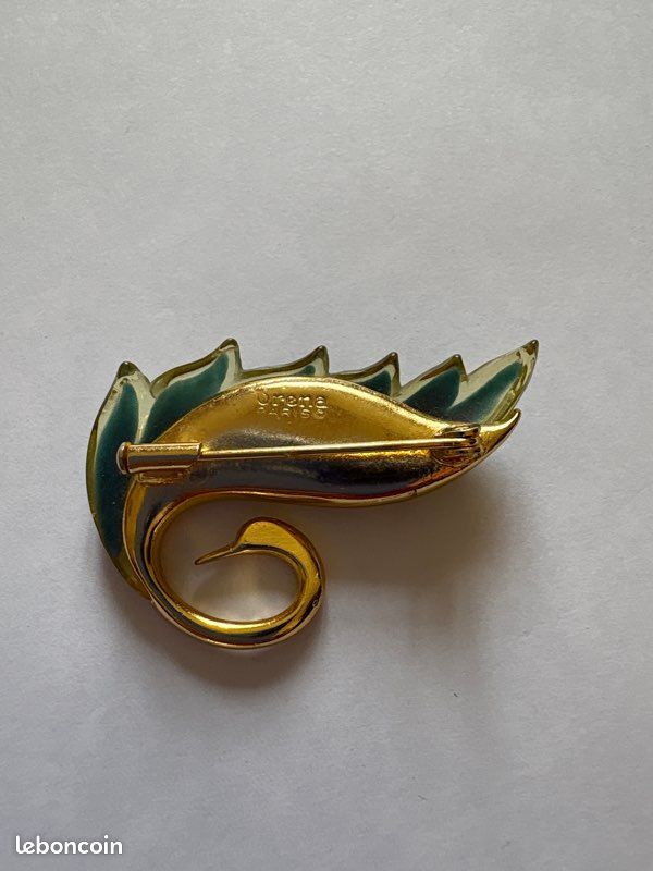 Pendentif en or avec émeraude ronde
