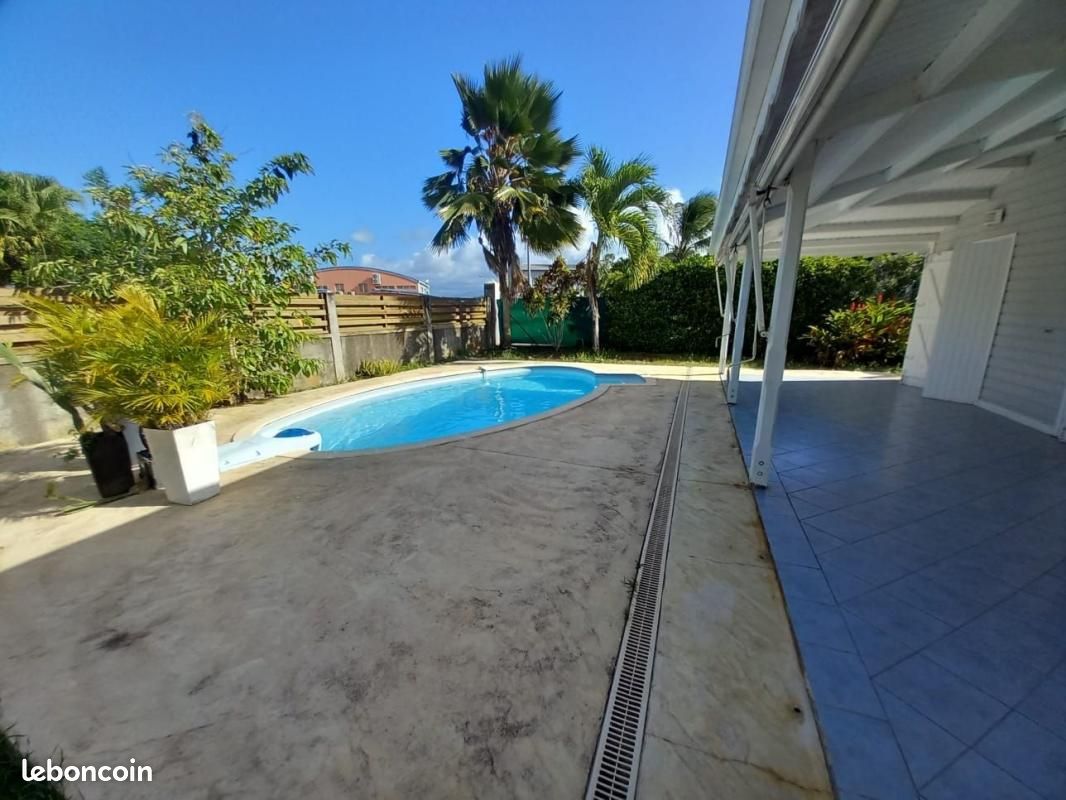 Maison 4 pièces 100 m² · à Baie-Mahault · 100 m² · 1 850 €